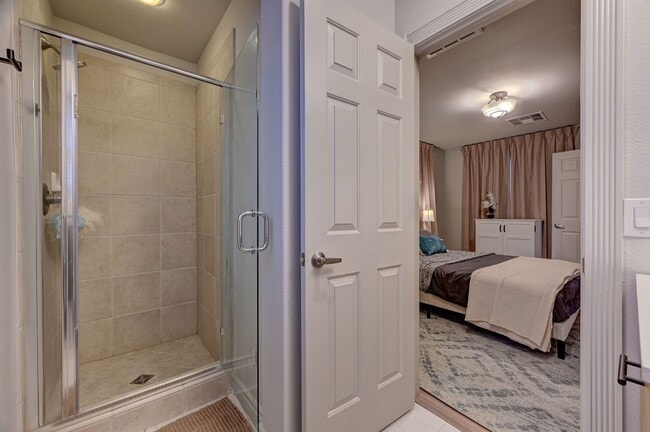 Building Photo - Spacious Summerlin Home Featuring Casita a...