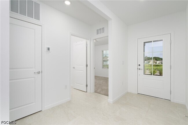 Building Photo - 42380 Cascade Dr