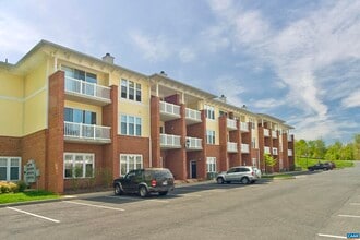 Building Photo - 921 Catalpa Terrace