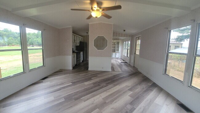 Building Photo - " 2-Bed, 2-Bath Mobile Home Retreat in Tan...