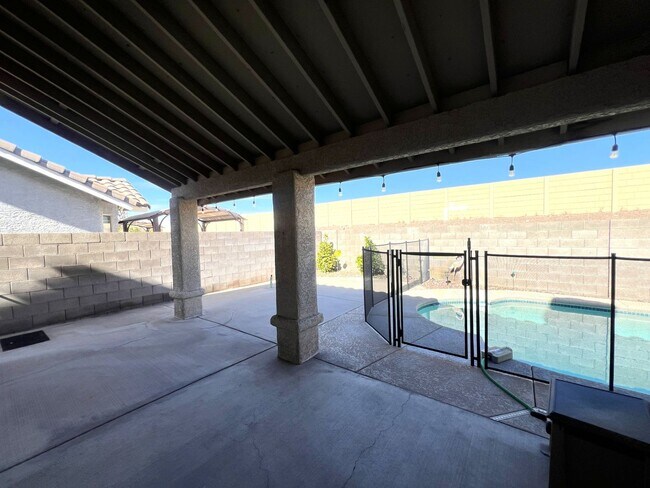 Building Photo - 3 bedroom, 2 bathroom home located in Henderson, NV!