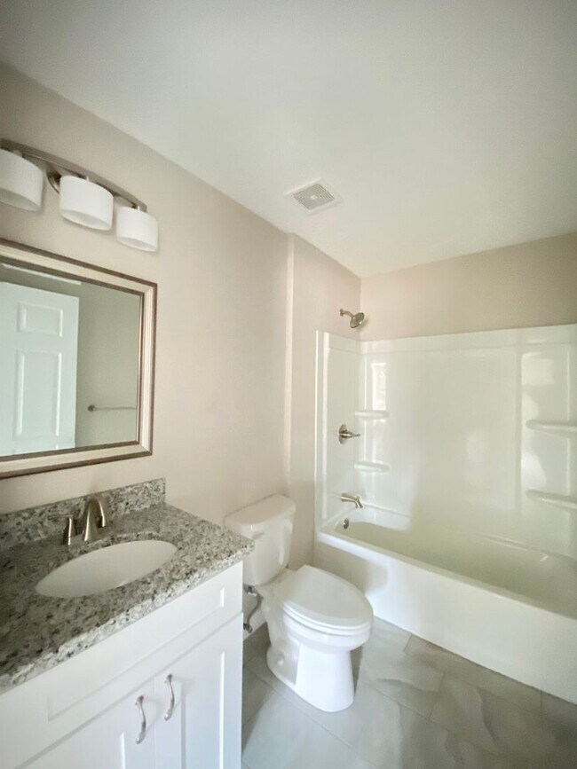 Building Photo - Desirable SW Ocala Neighborhood 3/2/2 *WON...