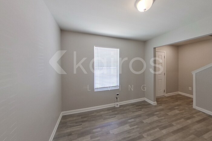 Building Photo - 214 York Ln