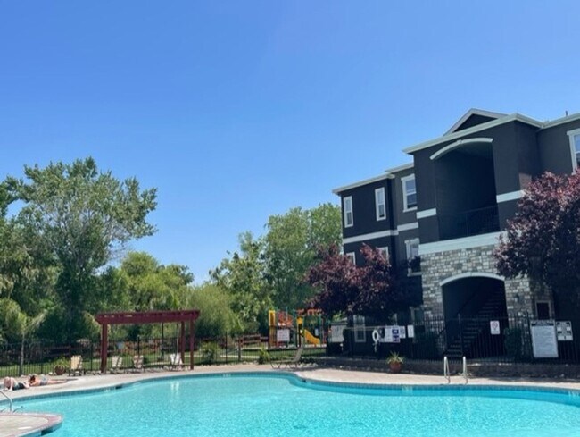 Building Photo - Condo for Rent – Antelope, CA