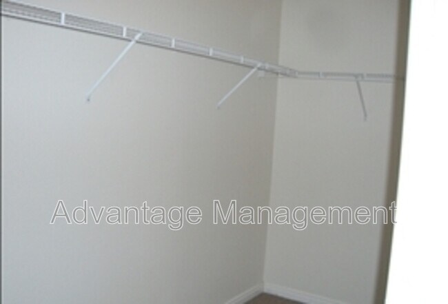 Building Photo - 1606 Westbury Way