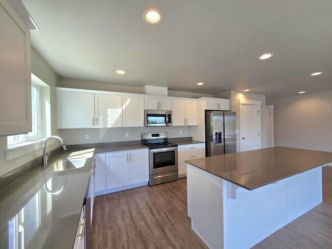 Building Photo - New Construction Three Bedroom Two Bath Ra...