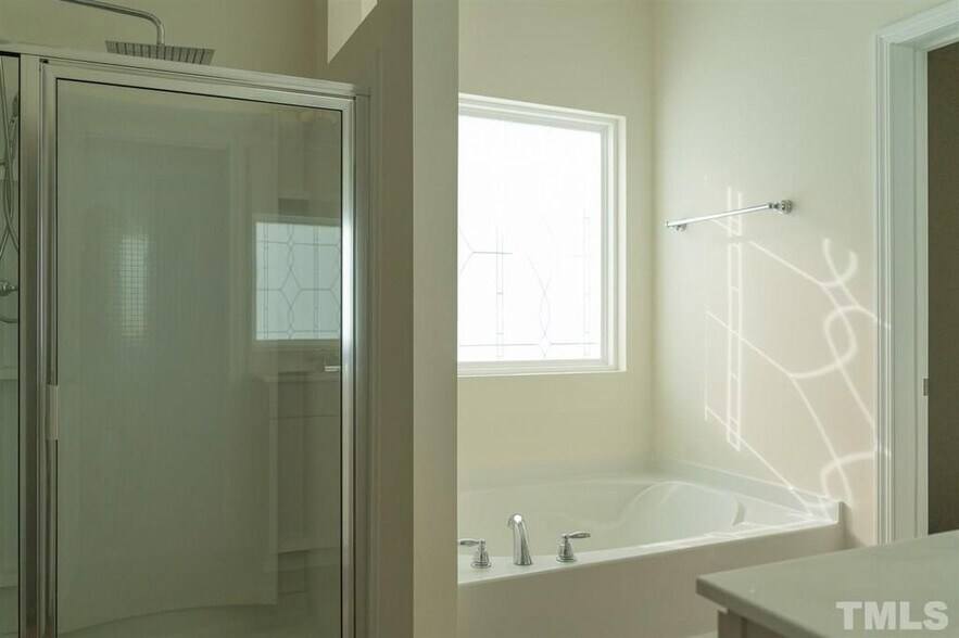 Building Photo - 1004 Archer Ln