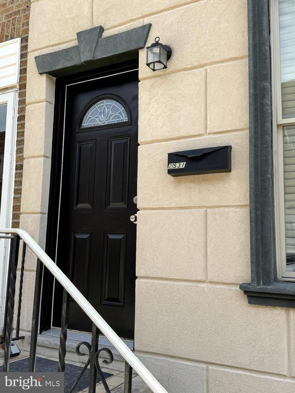 Building Photo - 2531 S Warnock St