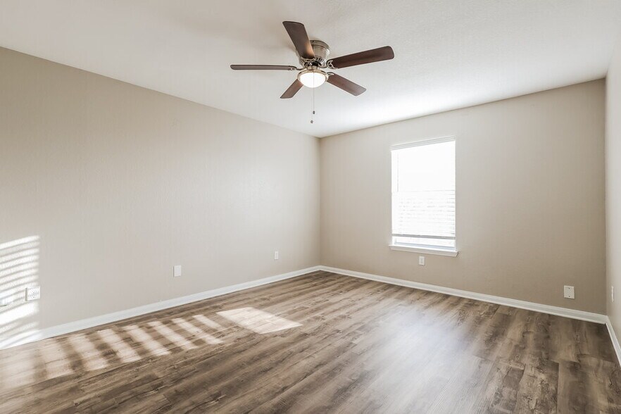 Building Photo - 5443 Chase Canyon