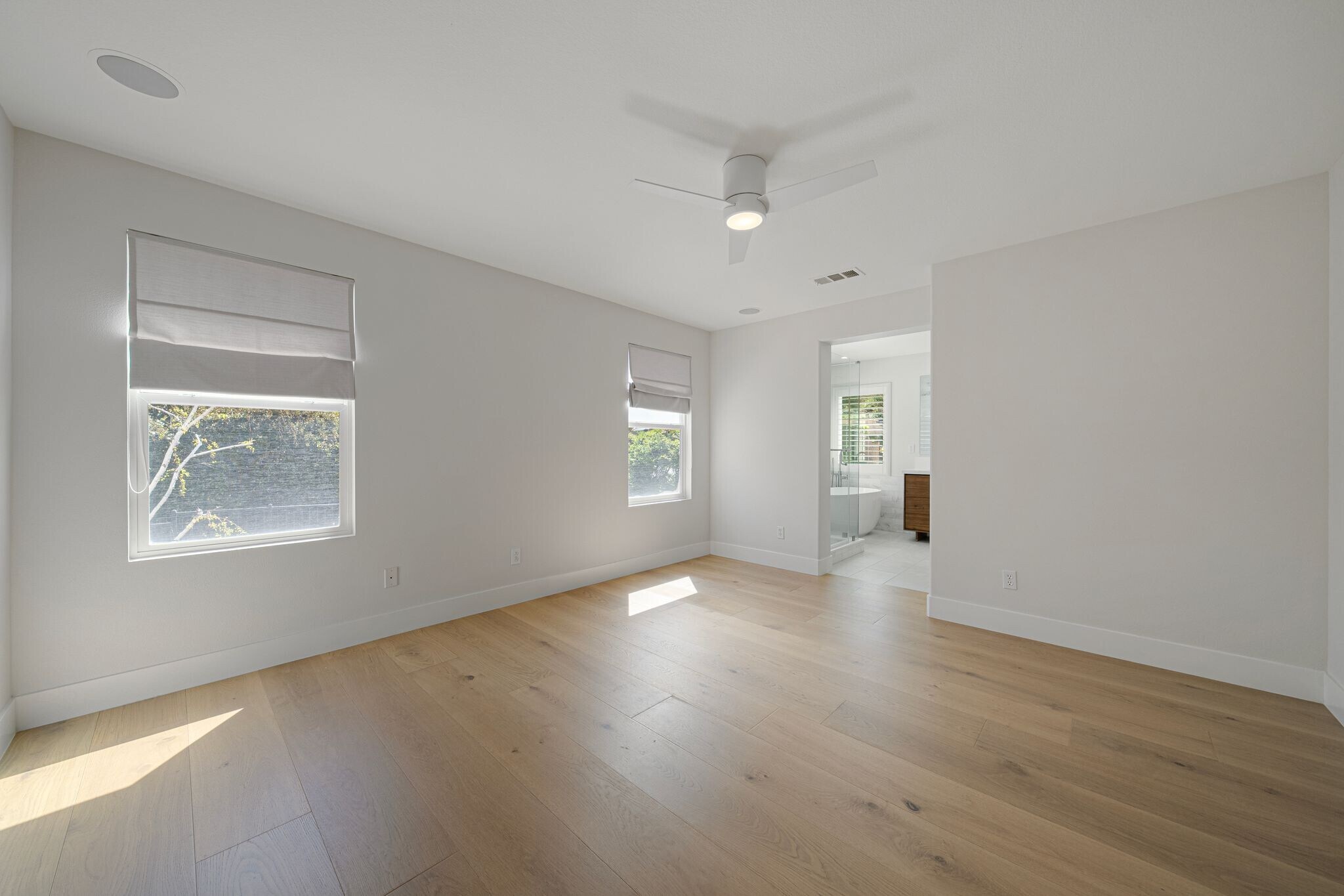 Building Photo - 25352 Avanti Ct