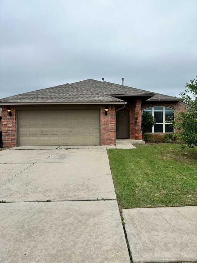4 BEDROOMS! - First Month Free - 4 BEDROOMS!  - First Month Free