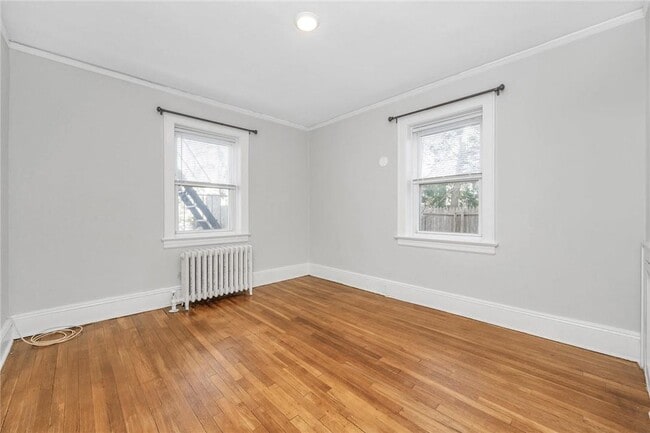 Building Photo - 10 Oakridge Pl