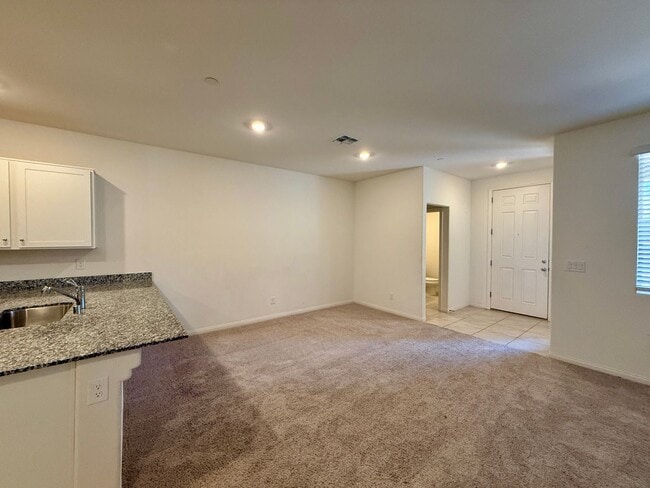 Building Photo - Beautiful Inspirada Townhome! 1/2 off first full month if leased by 5/15/26!