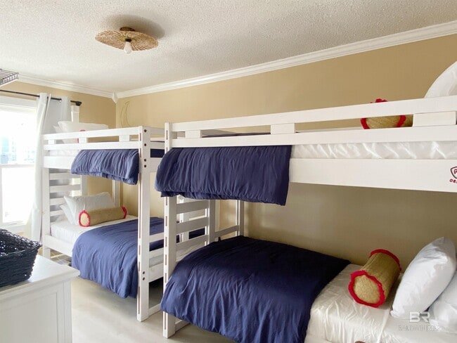 Building Photo - 450 E 1st Ave