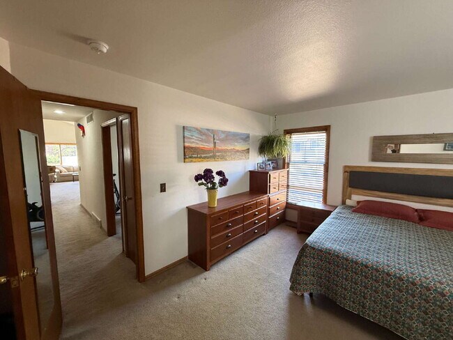 Building Photo - "Spacious 2-Bed, 2-Bath Retreat in Boulder – 1050 Sq Ft of open layout"