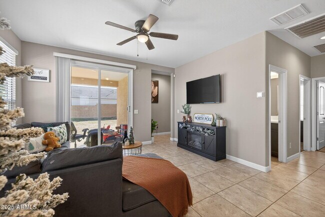 Building Photo - 8269 W Rushmore Way