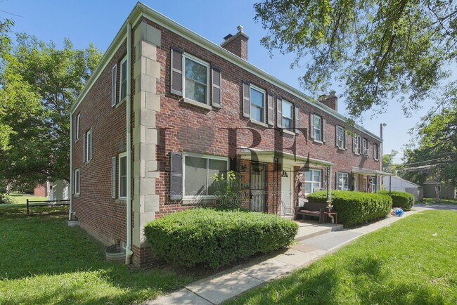 Building Photo - 316 A S Chase