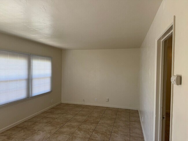 Building Photo - 232 Warren Ave