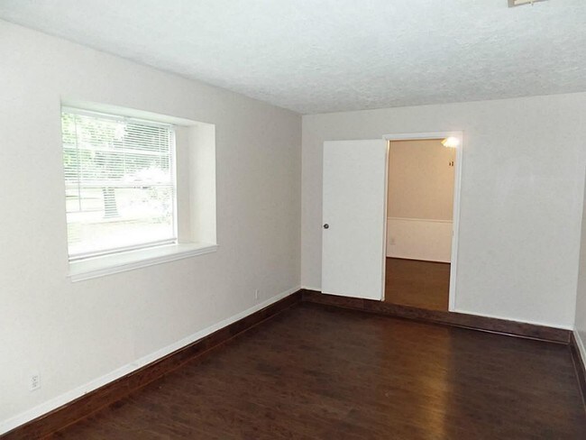 Building Photo - 8110 Amurwood Dr