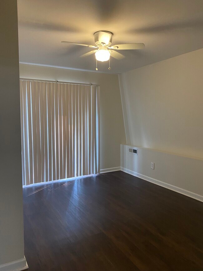 Building Photo - 3200 Rim Cove Dr