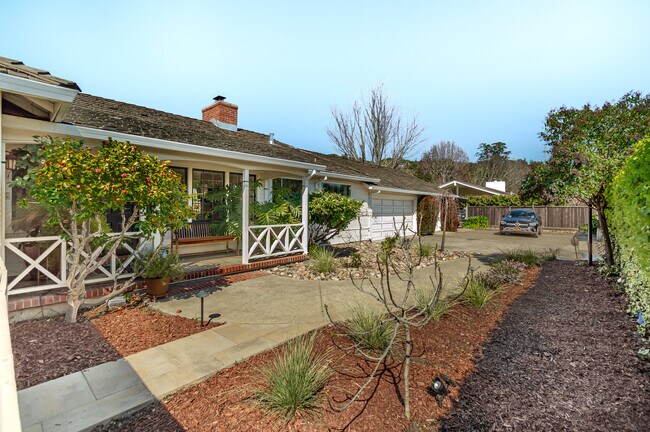 Building Photo - 313 Point San Pedro Rd