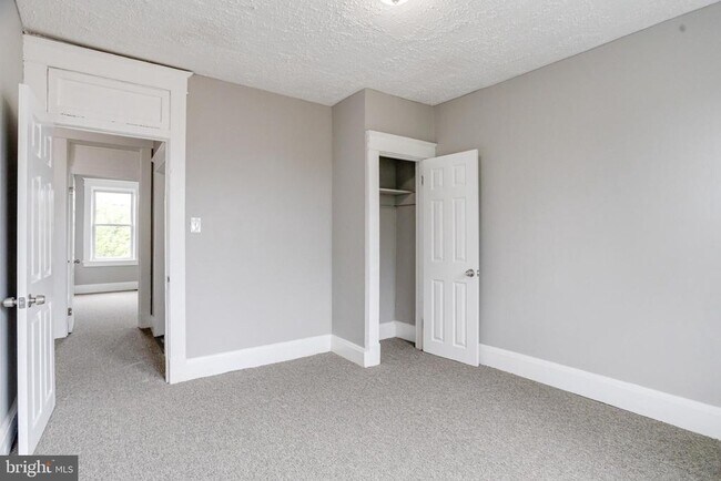 Building Photo - 2908 Oakley Ave