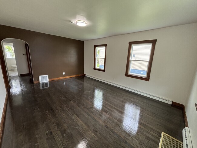 Building Photo - 621 W 44th Pl