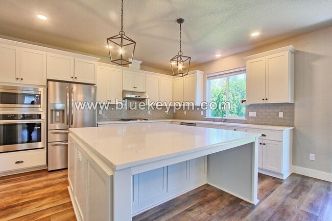 Building Photo - 4 Bed, 3 Bath Home in Walnut Grove Near An...