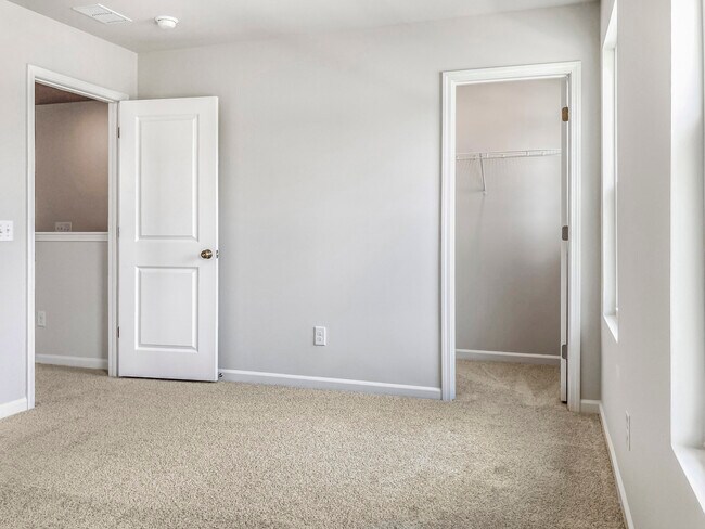 Building Photo - 5012 Scow Ct