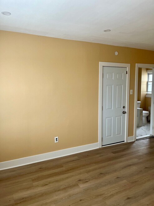 Building Photo - 4927 Wissahickon Ave