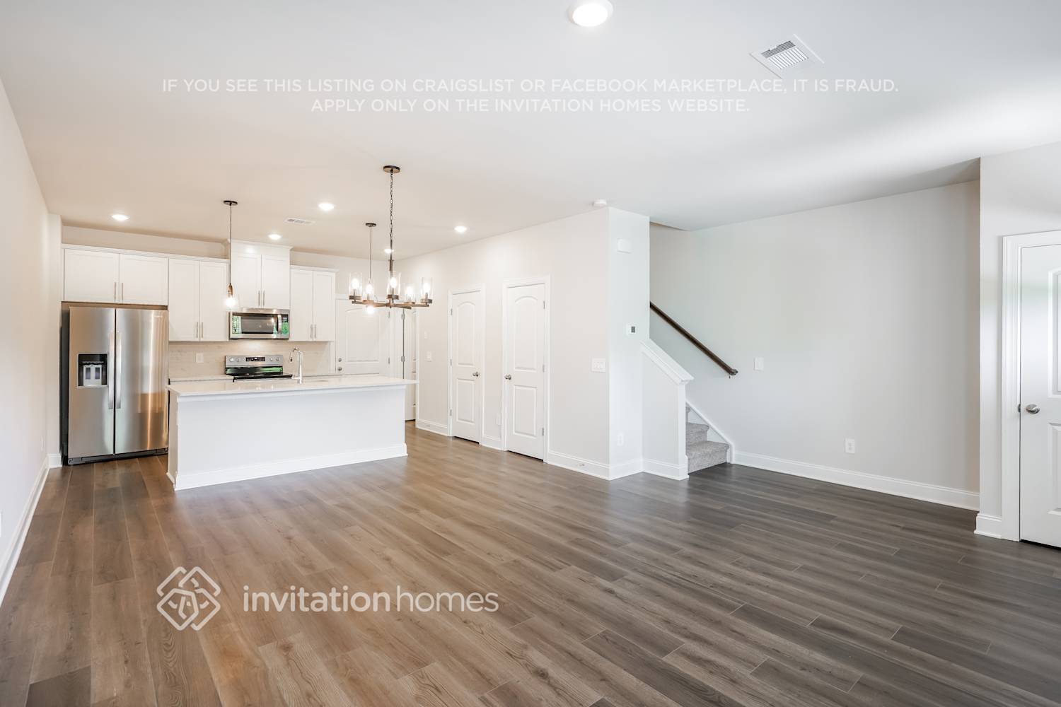 Building Photo - 256 River Rock Dr
