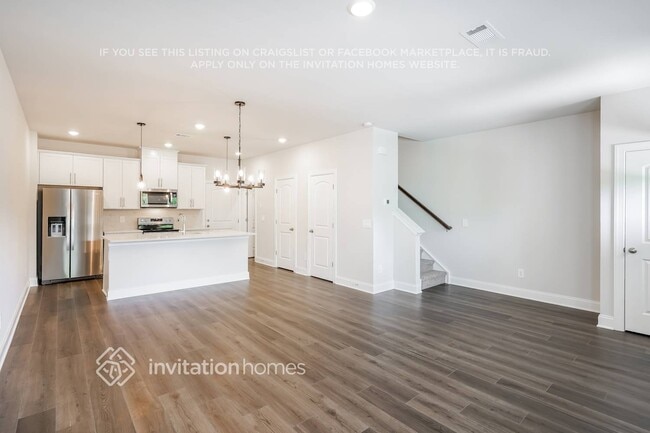 Building Photo - 247 River Rock Dr