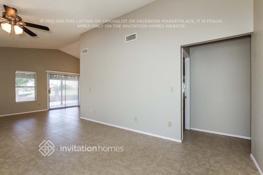 Building Photo - 10729 W Ruth Ave