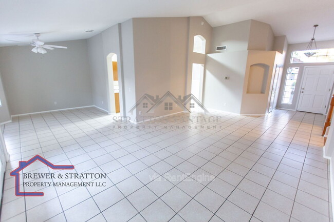 Building Photo - 1431 E Encinas Ave