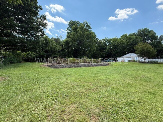 Building Photo - CHARMING STONE HOUSE IN SoKno w/ 3 BDRMS a...