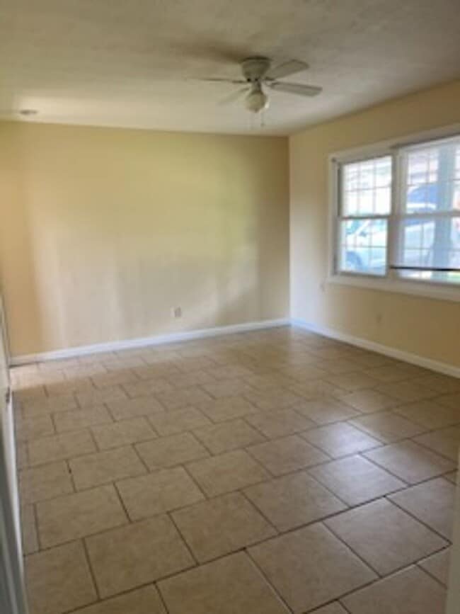 Building Photo - 419 Mt Pleasant Dr