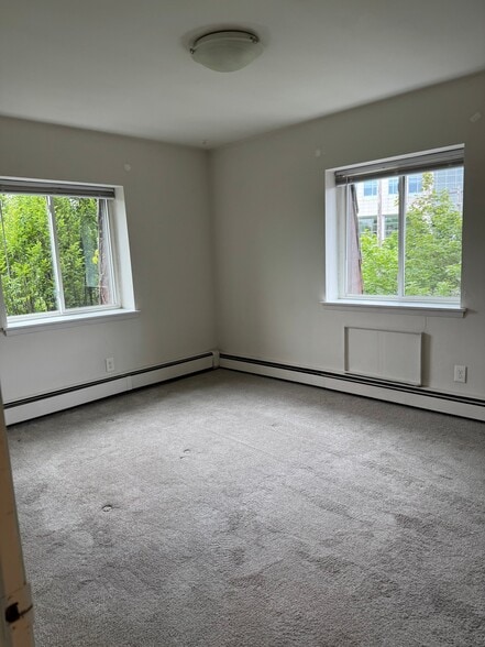 Building Photo - 2260 N Summit Ave