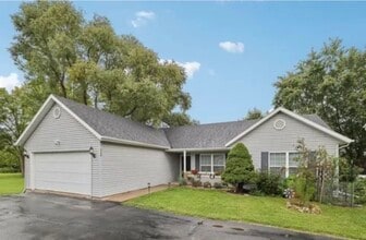 Building Photo - 126 Thomson Ln