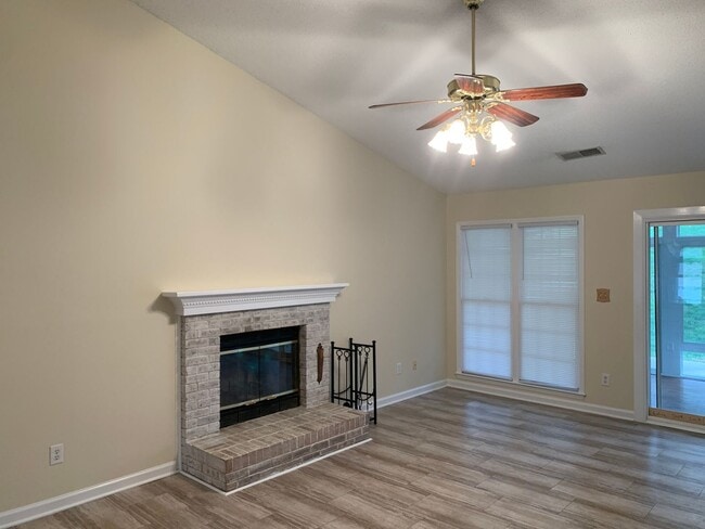 Building Photo - Beautiful Home located in the Brynmoor Com...