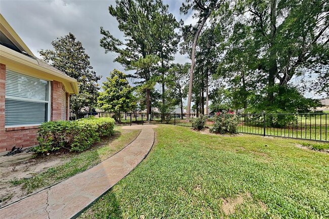 Building Photo - 8019 Malardcrest Dr