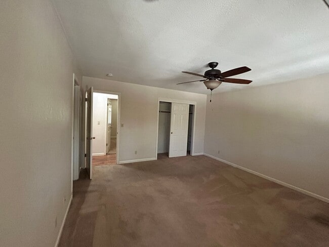 Building Photo - Three Bedroom Two Bath Family Home