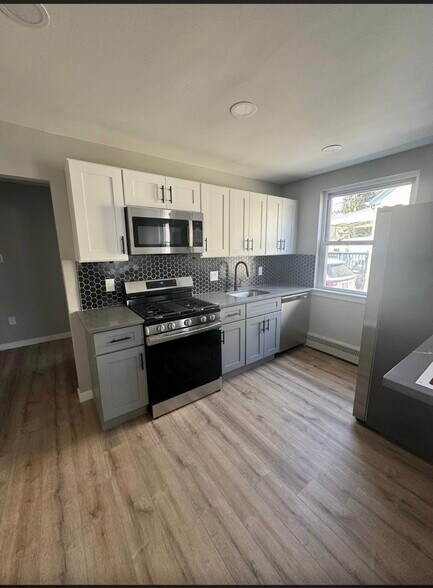 Building Photo - 1822 Rhawn St