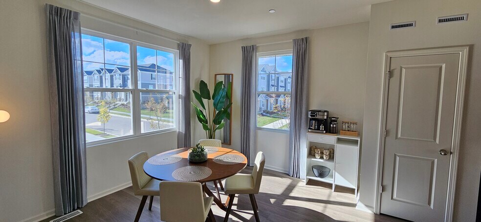 Building Photo - 2227 Glacier St