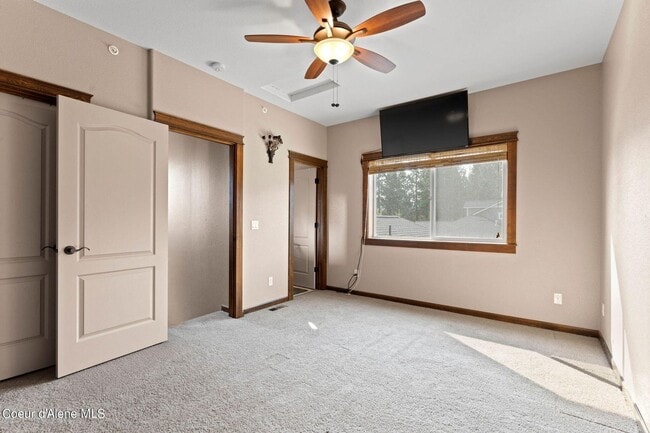 Building Photo - Gated Black Bay Community condo 3 bed 2.5 bath