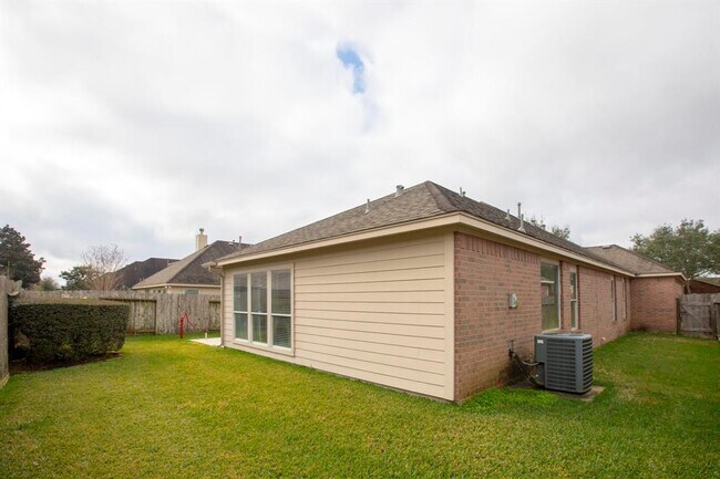 Building Photo - 5942 Turkey Creek