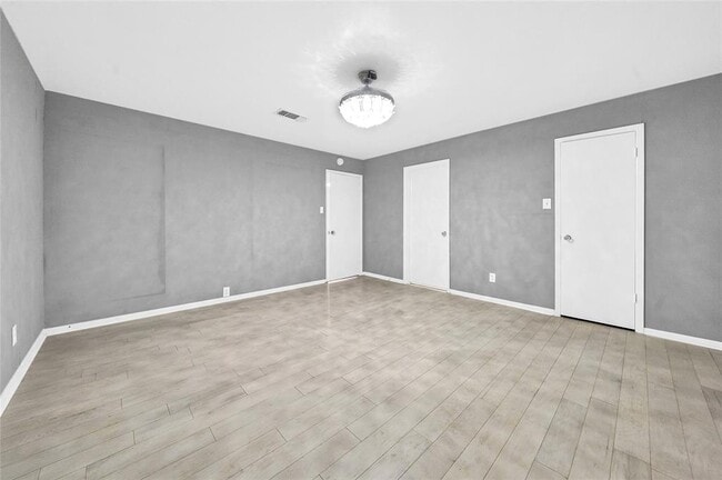 Building Photo - 803 Chateau Pl