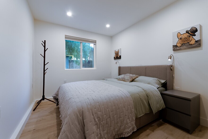 Building Photo - 7443 Jordan Ave