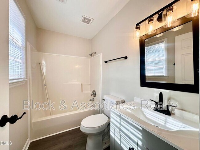 Building Photo - 420 Tippett Rd