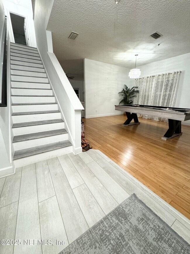 Building Photo - 955 Churchhill Ln
