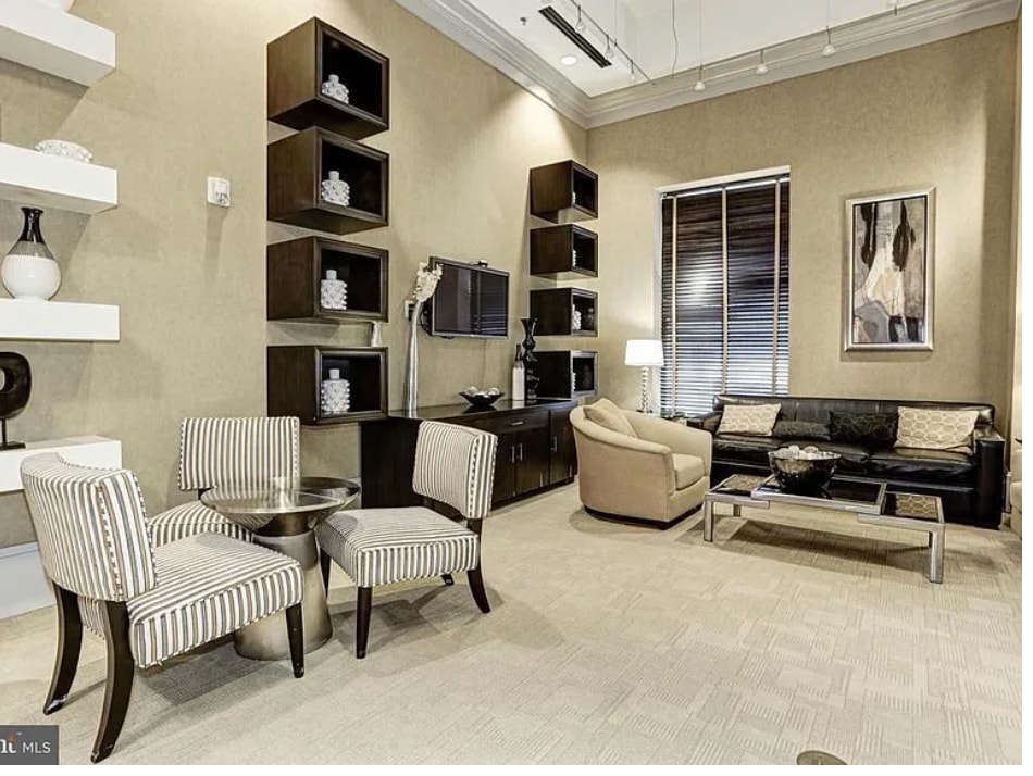 Building Photo - 309 Holland Ln